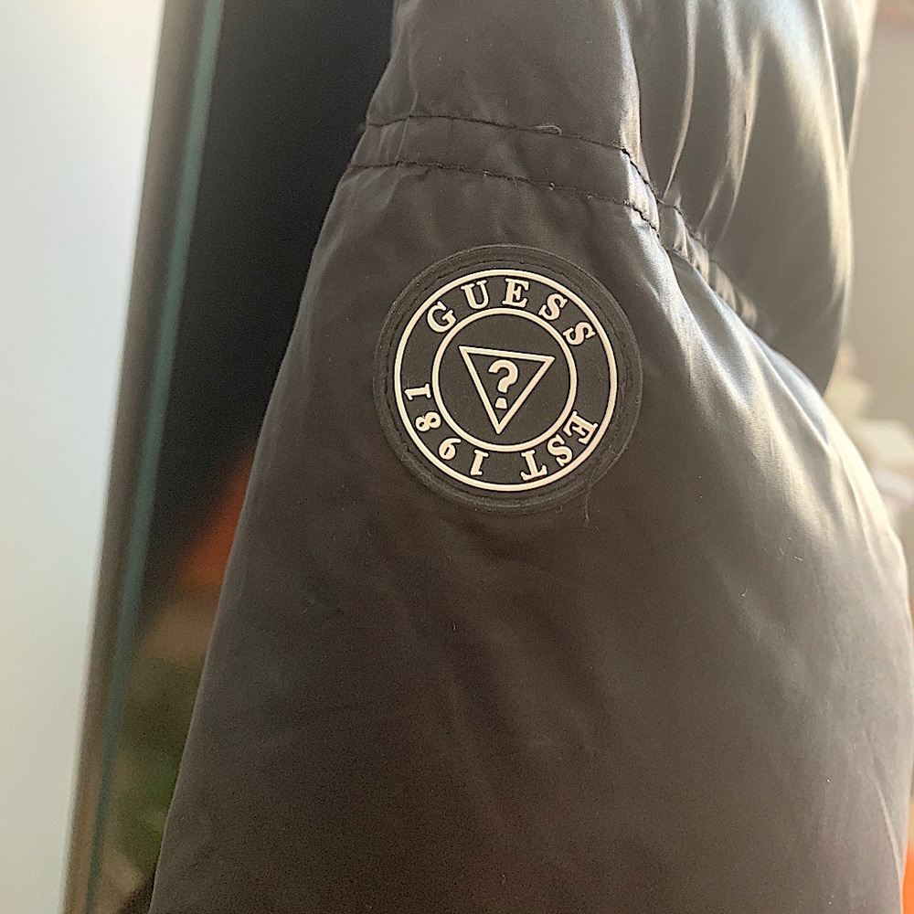 Guess Puffer Jacket - Picture 6 of 6